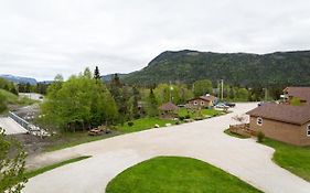 Middle Brook Cottages & Chalets